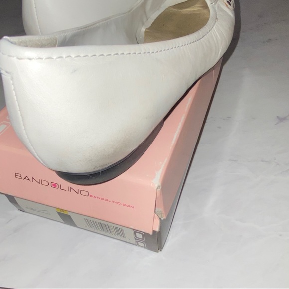 Bandolino White Flat Leather Shoes - Picture 5 of 12
